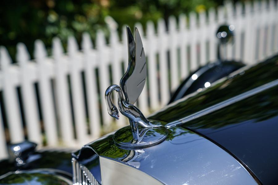 Логотип Packard Twelve Club Sedan (1107-736) 1934 года  (фото 35 из 38)